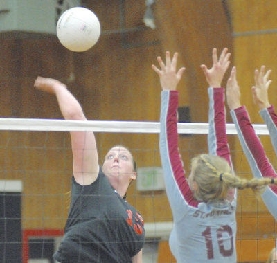 SLV scores volleyball win