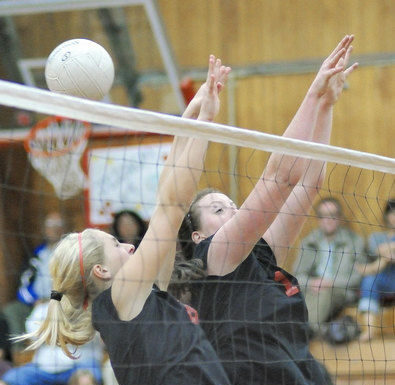Volleyball teams lose in tournament