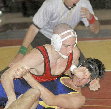 Valley wrestlers advance to CCS championships