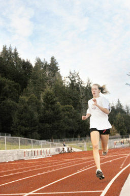 Freshman Maxwell to run in national championship