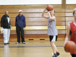 Girls hoops have high hopes: Falcons look for a repeat, Cougars seek to improve