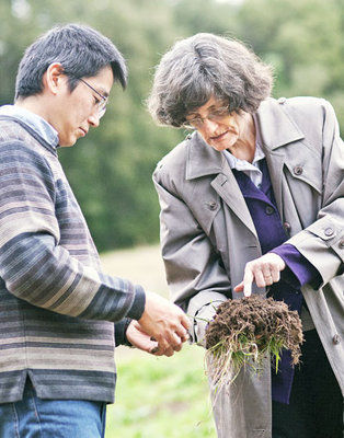 Soil expert shares with Japanese farm in Bonny Doon