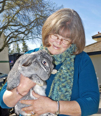 Valley Neighbors: A feed store story