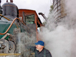 Engineer hits 40 years at Roaring Camp