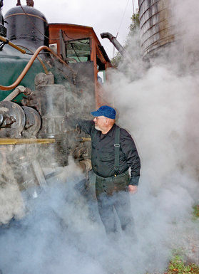 Engineer hits 40 years at Roaring Camp