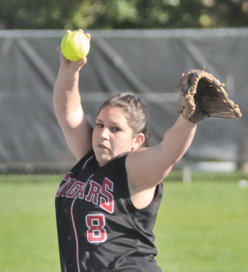 Cougars pound Condors in non-league play