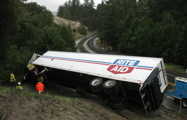 Semi crash closes Mount Hermon Road