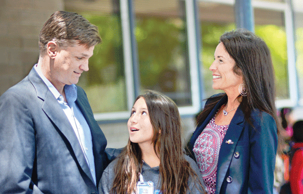 Brook Knoll Elementary receives Distinguished School honors