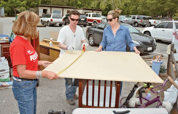 Santa Cruz real estate firm volunteers at Ben Lomond preschool
