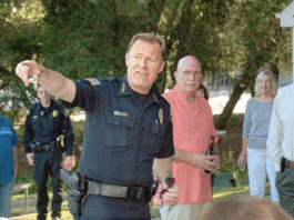SV Chamber mixer honors local police