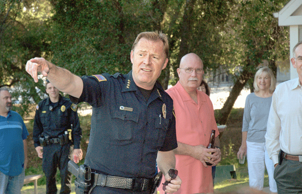 SV Chamber mixer honors local police