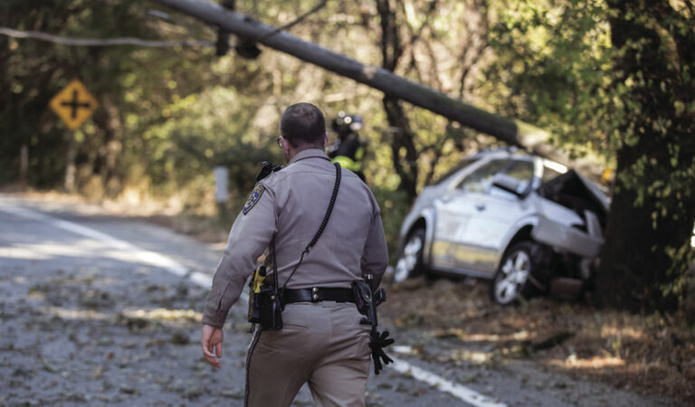 Woman dies in one-vehicle crash in Ben Lomond