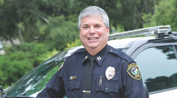 SVPD captain named city’s top employee SVPD Capt. Mike Dean