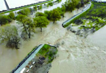 Image for display with article titled Floods Ravage Region