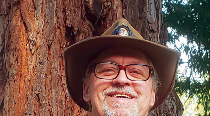 Boulder Creek man turns passion for knives into burgeoning business