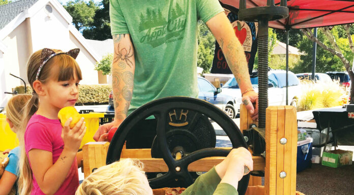 Felton Farmers’ Market to host Apple-A-Day Festival