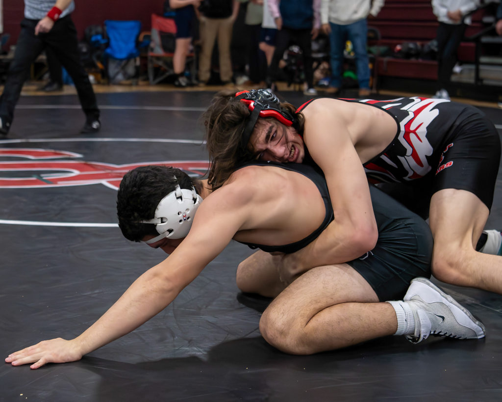 Image for display with article titled Falcons, Cougars shine at SCCAL wrestling championships