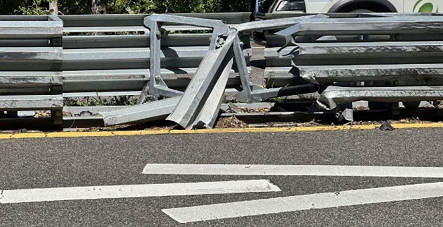 Image for display with article titled Emergency Guardrail Repairs Result in Daytime Lane Closures for Highway 17 Near Scotts Valley on Monday