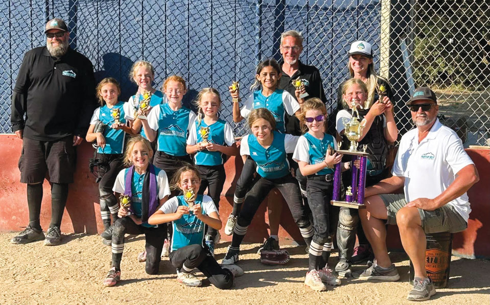 Image for display with article titled Santa Cruz County Softball Teams Shine at Blast by the Bay Tournament