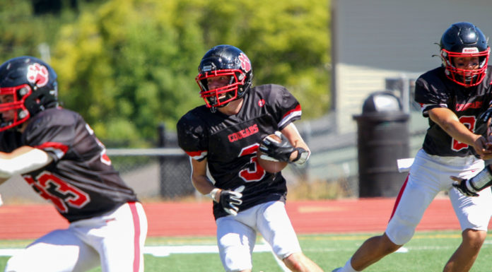 Weeklys Sports Ticker: Cougars football edges Greenfield in low scoring affairÂ