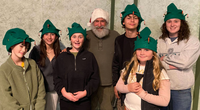 Mountain Community Theater presents holiday favorite