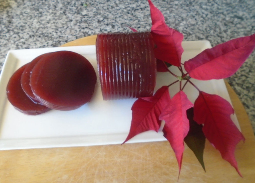 Image for display with article titled Plain Talk About Food | Cranberry Sauce: Jellied or Whole?