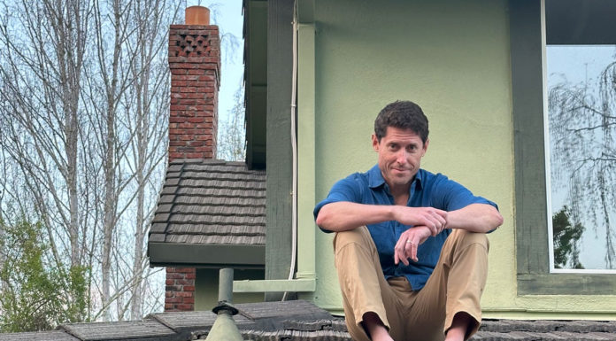 Scotts Valley resident debuts solo comedy show to support local theater