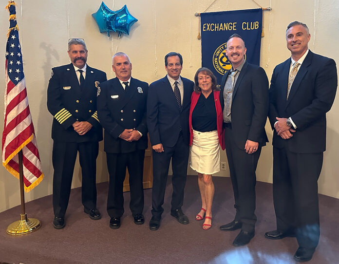 Mayors Message Lind with first responders Mayor with first responders