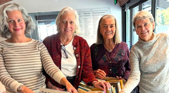 Friends of Santa Cruz Public Libraries seeks volunteers Library Friends volunteers