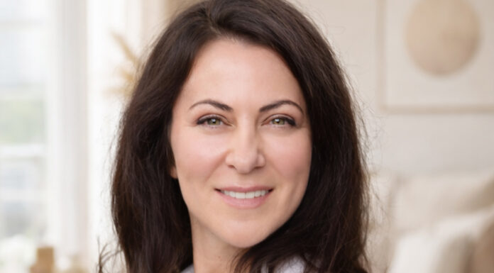 Strictly Business | Helping Seniors Move Toward What Matters Heather Lewis Sebring